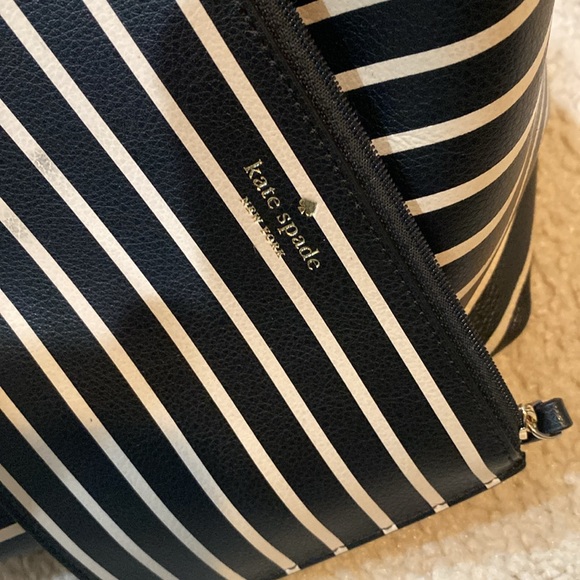 Beautiful like new black and white striped tote bag - Picture 3 of 5